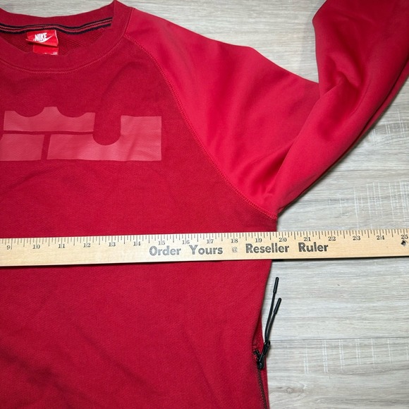 Nike Mens Lebron‎ James Size S Crew Sweatshirt Virescit Vulnere Zip Pocket Red - Picture 7 of 7